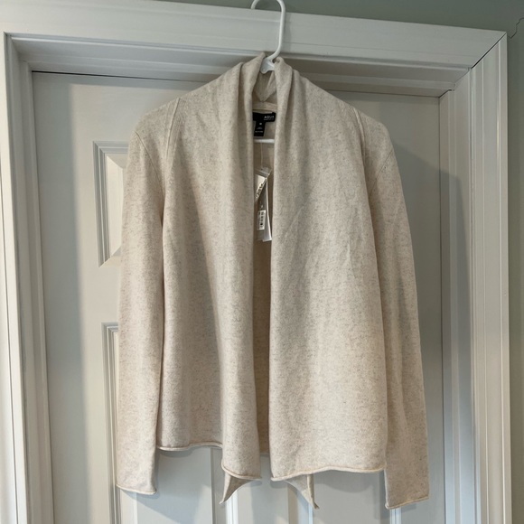 Aqua Cashmere Light Gray Ash Medium Sweater from Bloomingdale’s - Picture 1 of 7